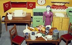 THE DECONSTRUCTIVE IMPULSE: WOMEN ARTISTS RECONFIGURE THE SIGNS OF POWER, 1973-1992 - News - Laurie Simmons