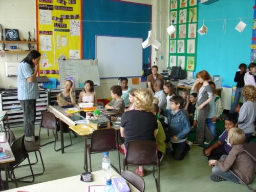 Cruzvillegas trabajando con estudiantes de la Edmund Waller Primary School, Sur de Londres, 2007