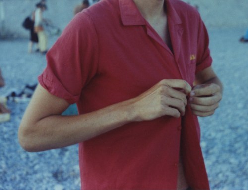 Samuel Laurence Cunnane, Un jeune homme s'habille sur une plage et autres images