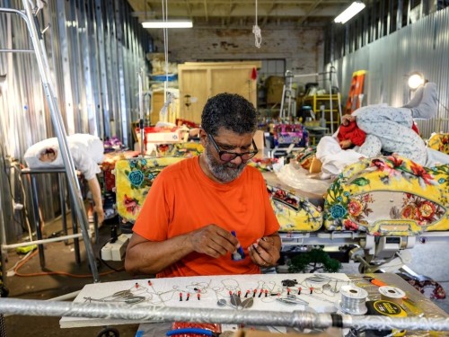 Pepón Osorio, the artist who seeks to redefine convalescence for minorities in the United States