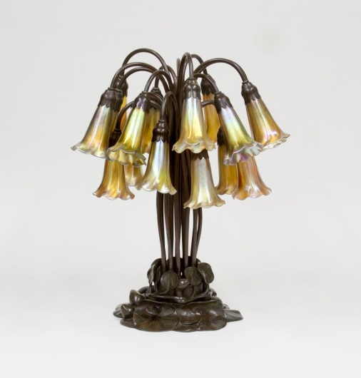 18-Light Lily Table Lamp