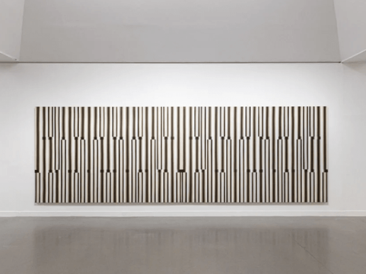 Lee Seung Jio (1941-1990) Advancing columns at MMCA