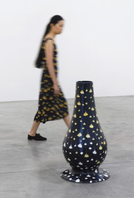 Tania Pérez Córdova, Portrait of an Unknown Woman Passing By, 2019, glazed ceramic, occasionally a woman wearing a dress, 35 3⁄8 × 19 3⁄4 × 19 3⁄4".