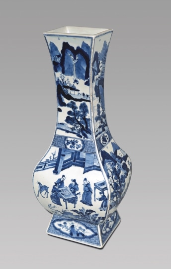 Very Rare Chinese Blue and White Porcelain “Banjo” Vase