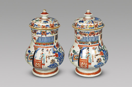 Pair of Chinese Export Porcelain Potpourri Jars and Covers