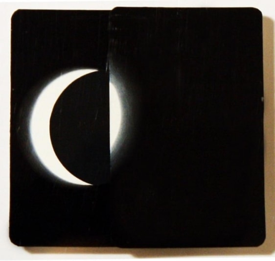 Rehana Mangi BLUFF III 2007 Opaque watercolor on wasli 3.5 x 3.5 in.