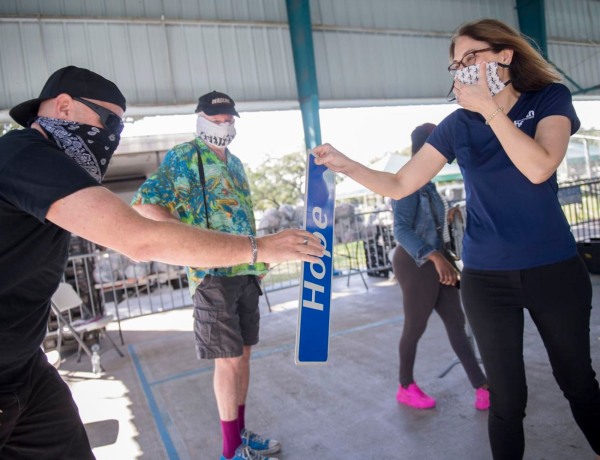 New Orleans friends 'Hope' their coronavirus-era street-sign photo campaign will go viral