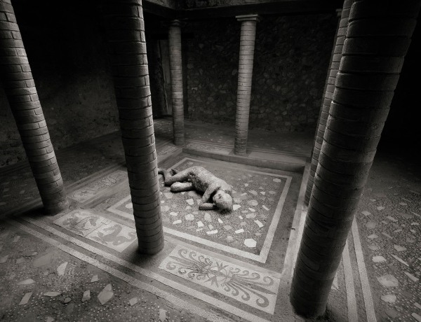 kenro izu, requiem for pompei, italy, modena, howard greenberg gallery, 2019 