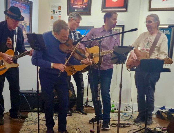 David Gans Returns to Play LIVE at the Bahr Gallery