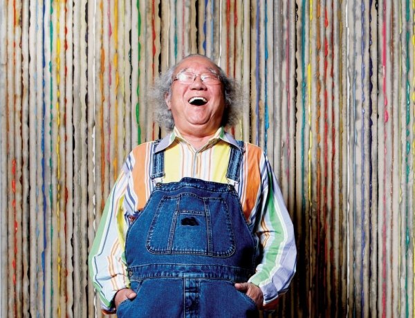 Ha Chong-Hyun in his studio