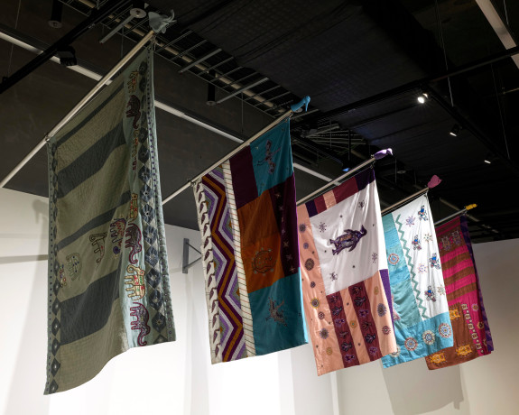 Young In Hong: Group Exhibition