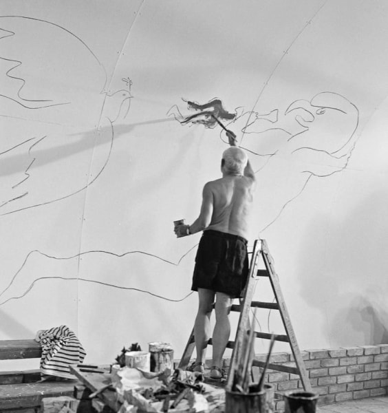 Edward Quinn, Pablo Picasso working on the &ldquo;War and Peace Study&rdquo; Drawings on the wall of Chapelle de la Paix for the documentary film of Luciano Emmer, Vallauris, 1953