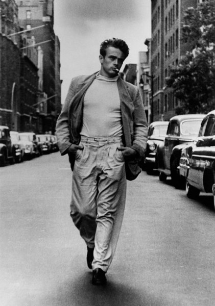 Roy Schatt, James Dean Walking on West 68th Street, New York, 1954