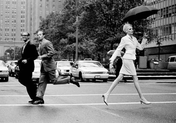 Arthur Elgort, Nadja Auermann Crossing Parke Ave., VOGUE, 1995