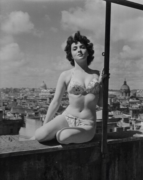 Philippe Halsman, Gina Lollobrigida, 1954