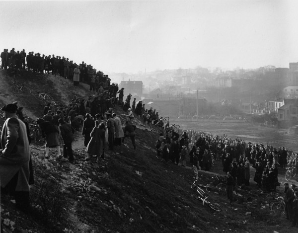 Robert Doisneau, Cyclo-Cross &agrave; Gentilly, 1947