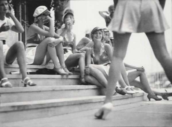 Jacques-Henri Lartigue, The Ziegfeld Follies, Monte Carlo Beach, July 1933