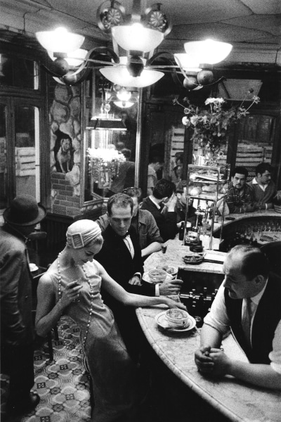 Frank Horvat, Cafe Aux Halles, Au Chien Quie Fume, Paris, 1957