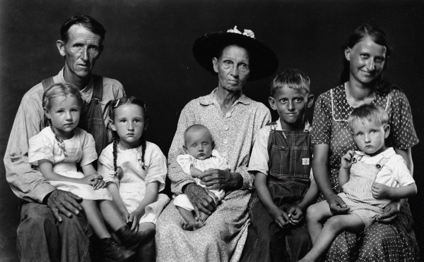 Disfarmer, Family group: george and Ethel Gage with his mother Ida and children Loretta, Ida, Ivory, Jessie, and Leon&nbsp;