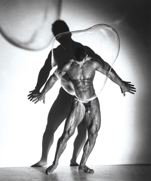 Herb Ritts, Male Nude with Bubble, Los Angeles, 1987