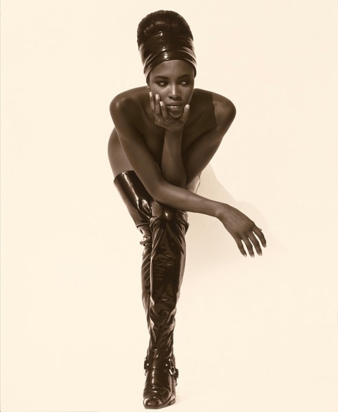 Herb Ritts, Naomi Campbell (Face in Hand), Hollywood, 1990