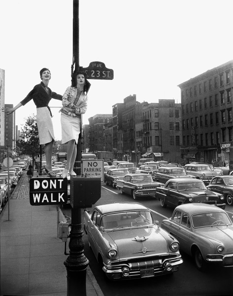 William Helburn, Lamppost, Carmen Dell&rsquo;Orefice and Betsy Pickering, First Avenue and 23rd Street, Harper&rsquo;s Bazaar, 1958