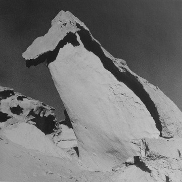 Lee Miller&nbsp;, Cock Rock near Siwa, Egypt, 1939