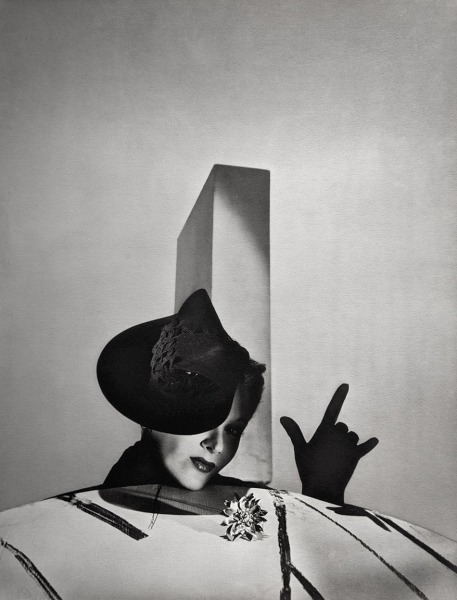 Horst, &quot;I Love You&quot;, Lisa Fonssagrives with Hat by Balenciaga and Gloves by Boucheron, Paris, 1938
