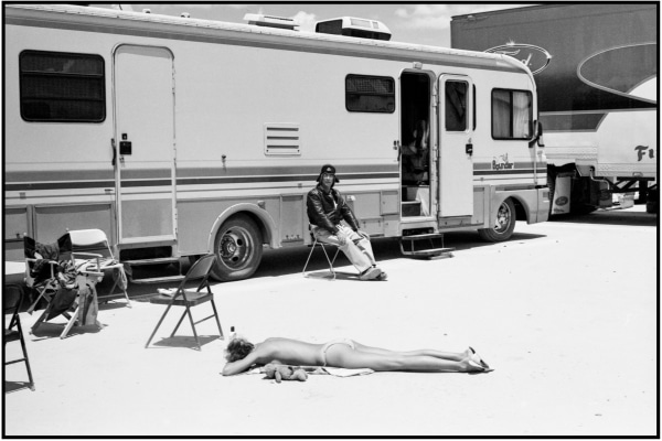 Arthur Elgort, Carmen Kass, Death Valley, California, VOGUE, 2000