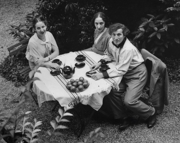 Andre Kertesz, Chagall and Family, 1933