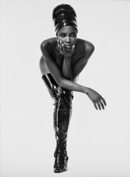 Herb Ritts, Naomi, Face in Hand