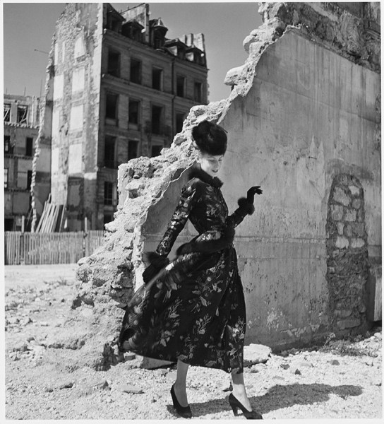 Louise Dahl-Wolfe&nbsp;, Ruins, Paris, 1947