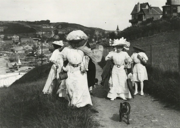 Jacques Henri Lartigue, My mother&#039;s friends, September 1910