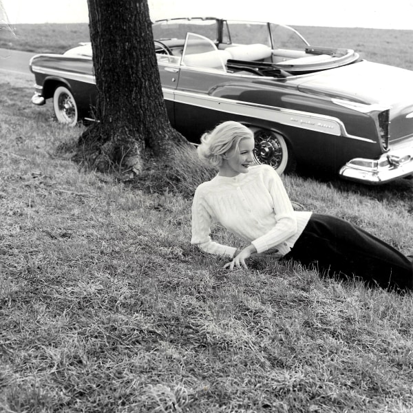 Tom Palumbo, Sunny Harnett, Chrysler New Yorker, Harper's Bazaar, July 1955