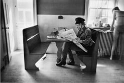 Daniel Kramer, Bob Dylan Reading the &quot;Herald Tribune&quot;, Woodstock, New York, 1964