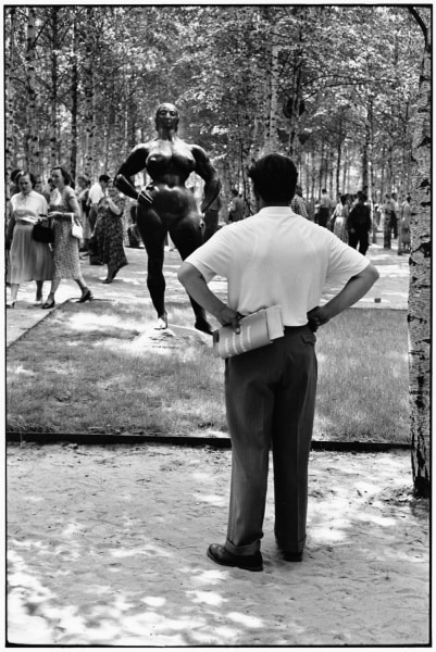 Elliott Erwitt Gorky Park, Moscow, USSR, 1959