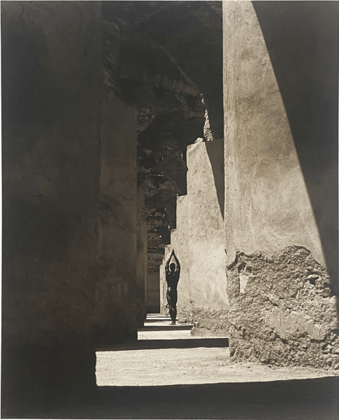 Herb Ritts, Throne I, Morocco, 1992