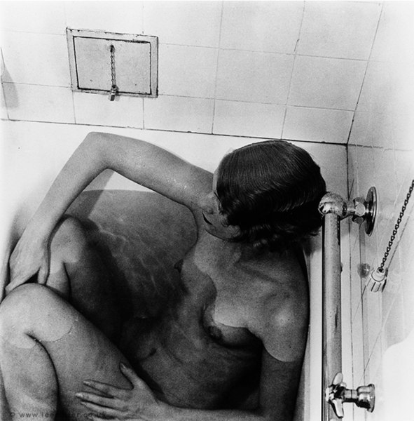 Theodore Miller&nbsp;, Lee Miller in Bath, Grand Hotel, Stockholm, December, 1930