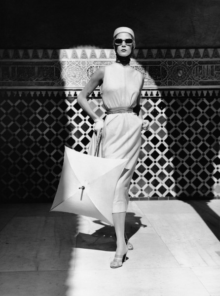 Louise Dahl-Wolfe, Jean Patchett in Alhambra, Spain, 1953