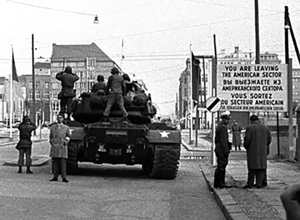 Harry Benson, American Tanks, Checkpoint Charlie, Berlin, 1961