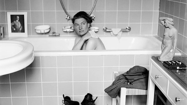 David Scherman&nbsp;, Lee Miller in Hitler&#039;s Bathtub, Munich, Germany, 1945