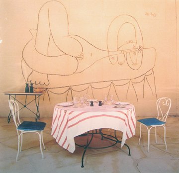 Horst,  Dining with Picasso: Monsiuer Douglass Cooper's home Chateau de Castille, 1973