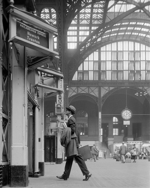 William Helburn, Ward Purdy in Penn Station, c. 1960
