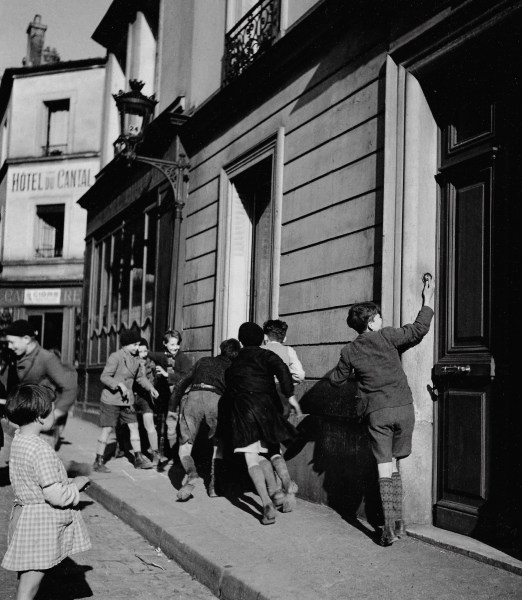 Robert Doisneau, La Sonnette, 1934