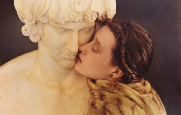 Sheila Metzner, The Kiss. Fendi, 1986.