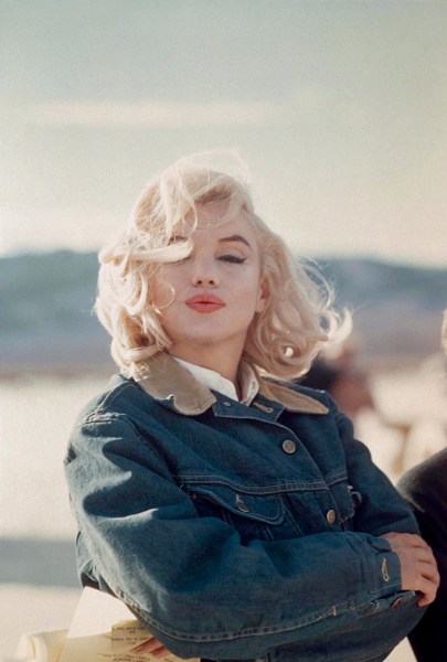 Eve Arnold, Marilyn Monroe in the Nevada desert during the filming of &quot;The Misfits&quot;, 1960
