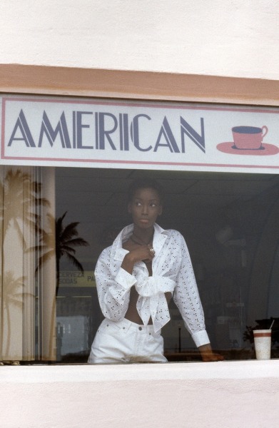 Pamela Hanson, Beverly Peele, American VOGUE, Miami, 1993