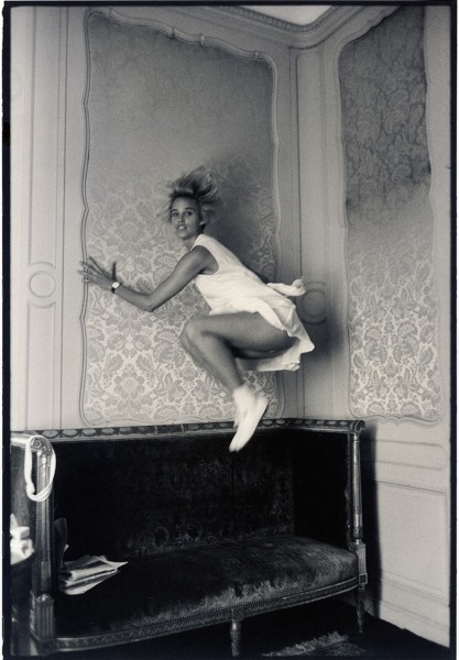 Arthur Elgort, Emma Sjoberg Jumping, Paris, 1990