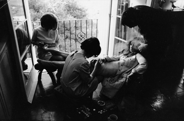 Bob Richardson, Donna Mitchell having nails and hair done, Paris VOGUE, 1967