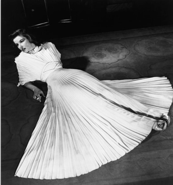 Alfred Eisenstaedt,  Katherine Hepburn in pleated dress, 1938